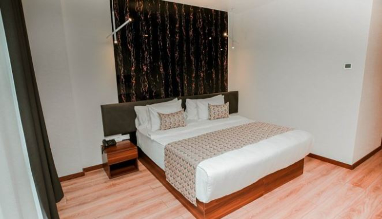 غرفة قياسية بسرير مزدوج، Kutaisi Inn 2/5