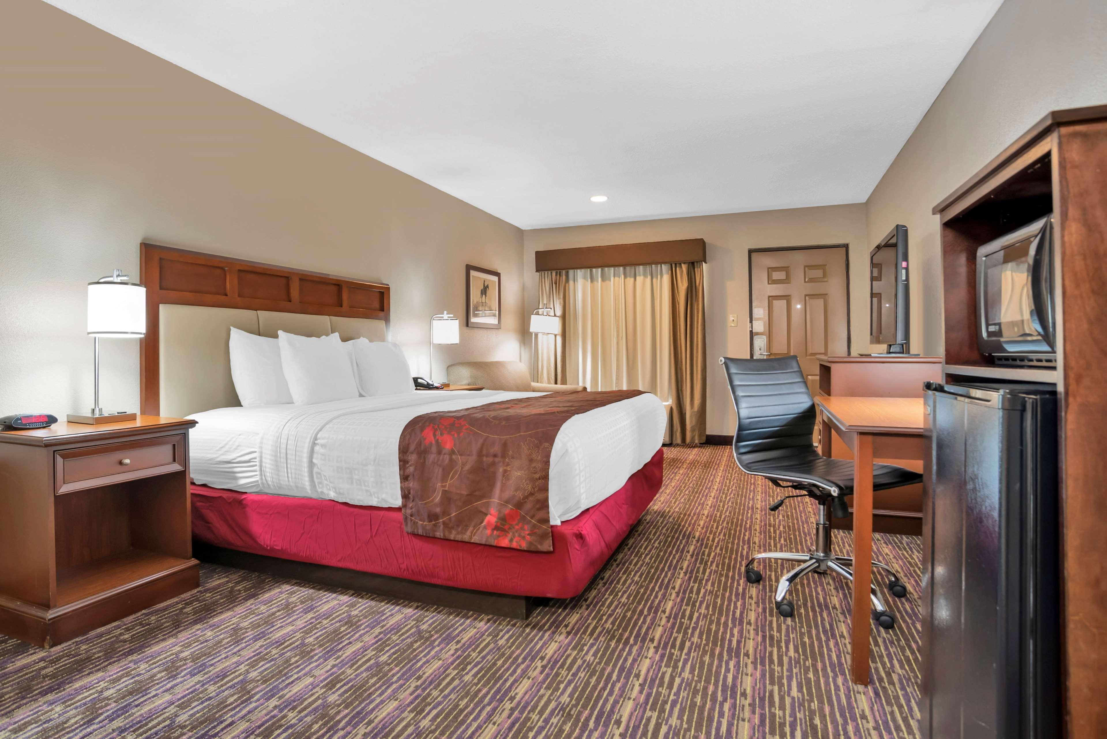غرفة بسرير كينج للمدخنين، Best Western Vicksburg 4/8
