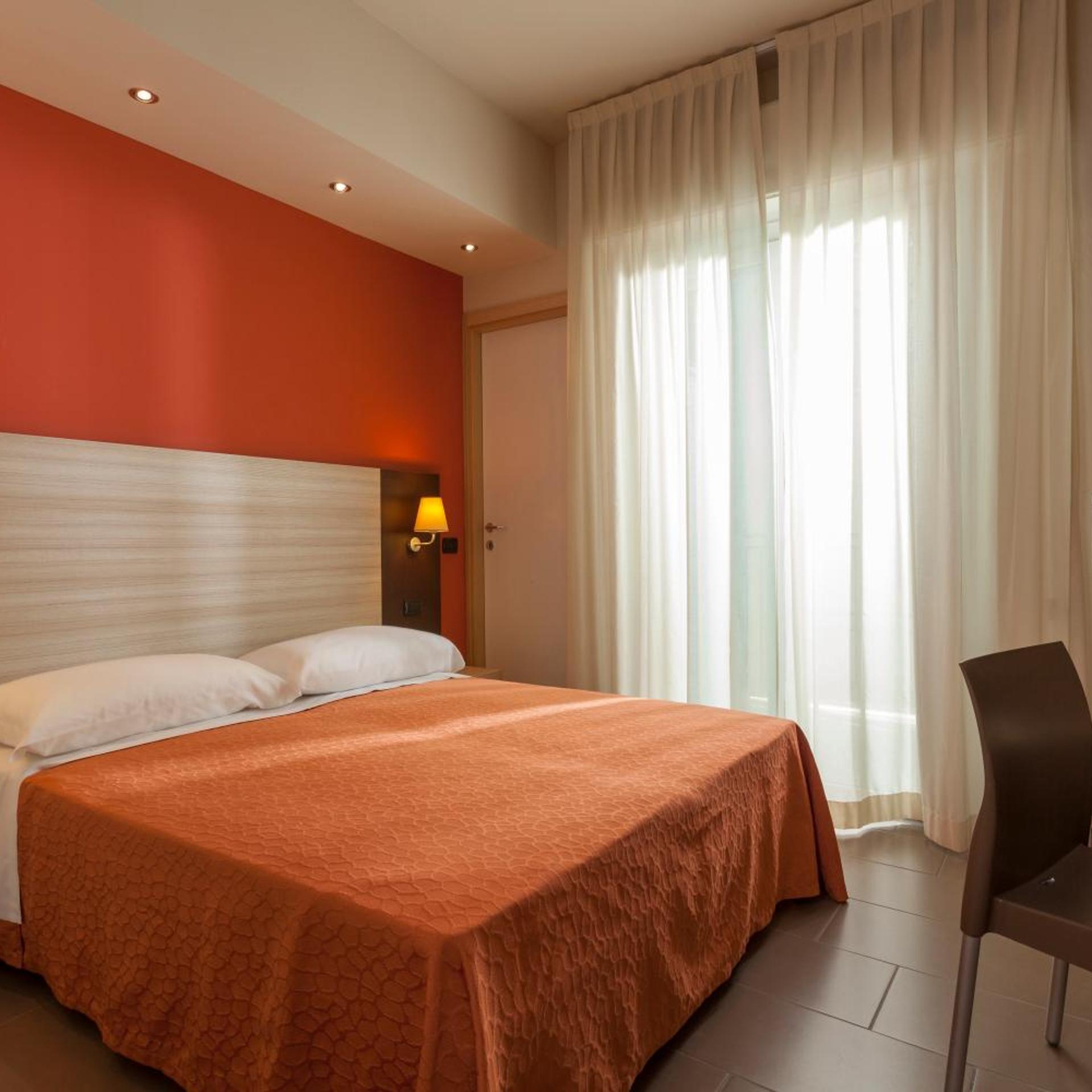 Room, Double or Twin Bed