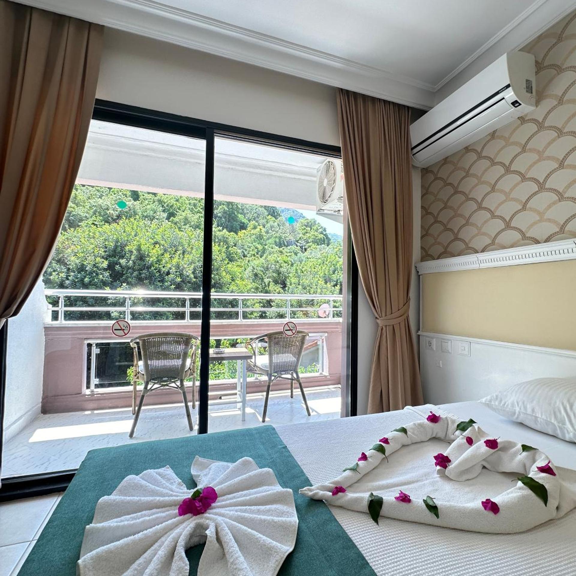 Chateau de Ville Hotel 47/53