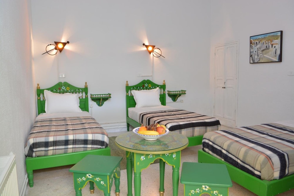 Dar Ya Hostel 42/66