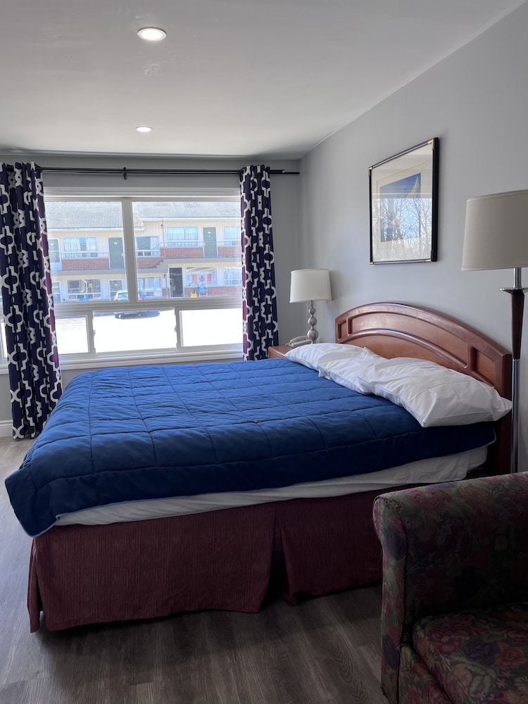 Knights Inn Midland 9/32