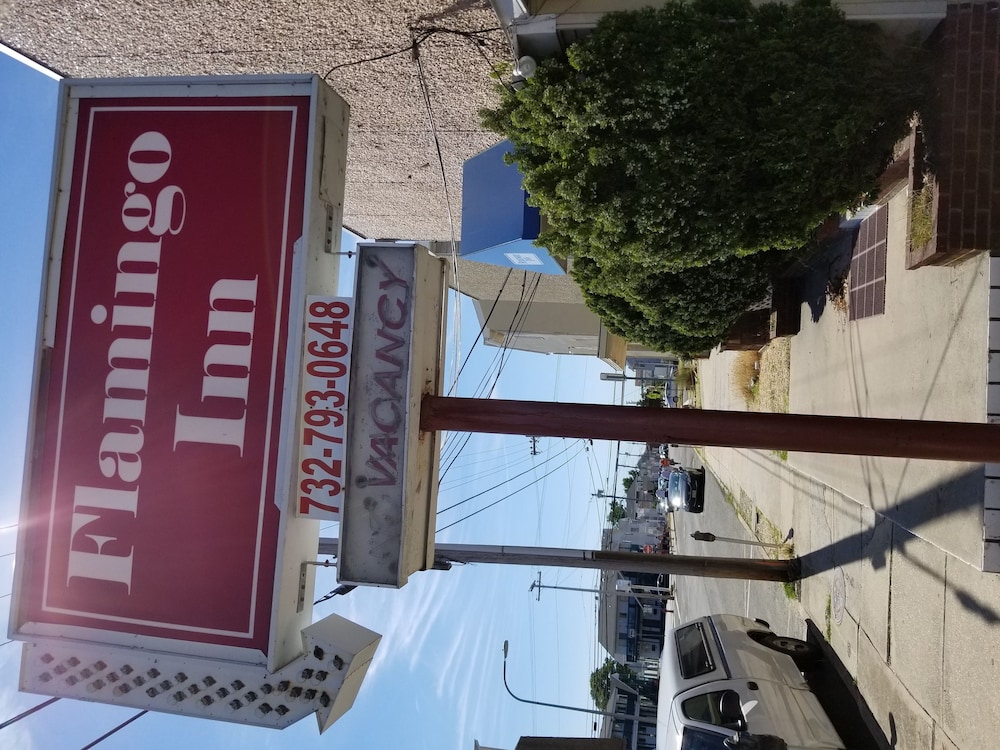 Flamingo Inn 3/16