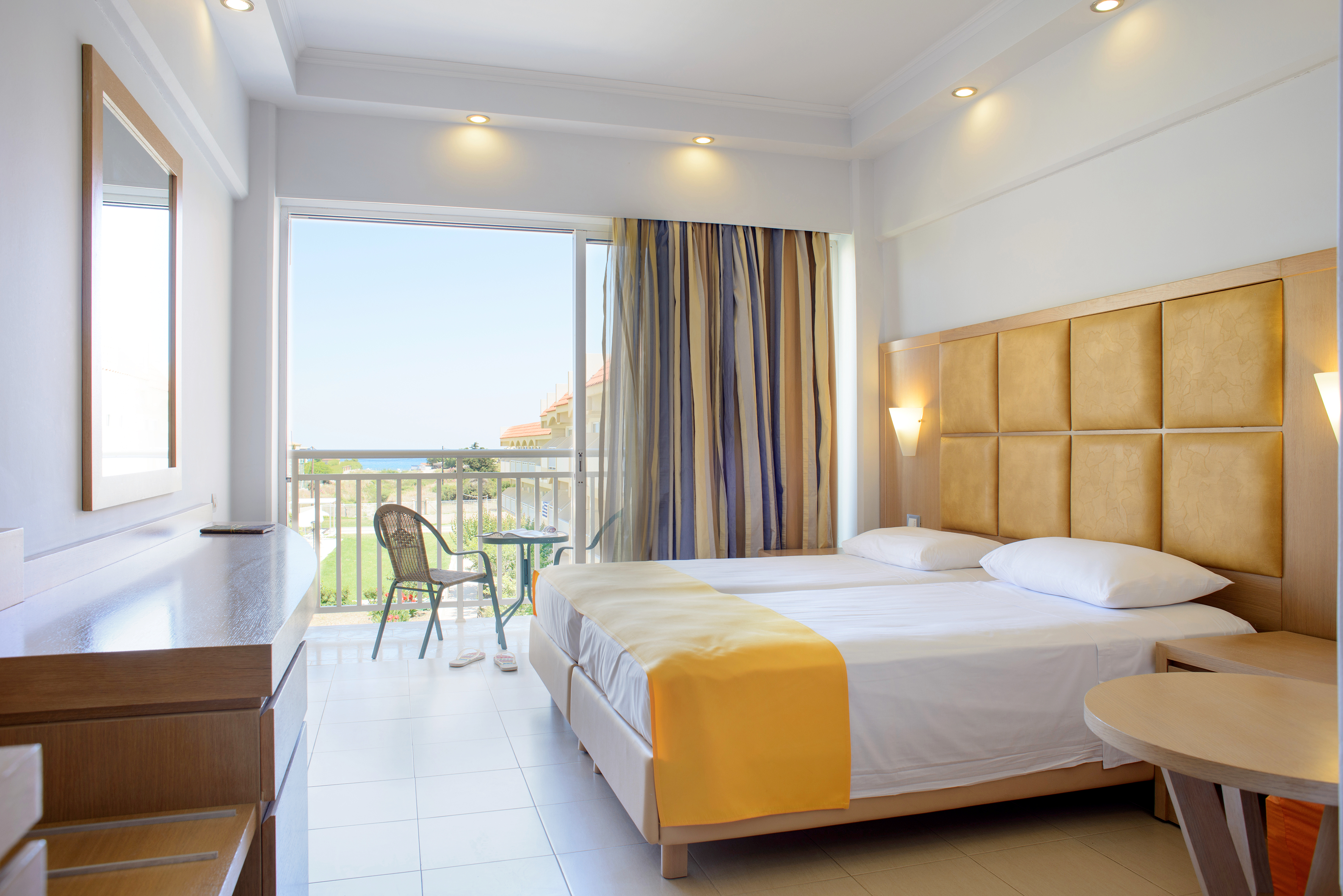 DOUBLE ROOM