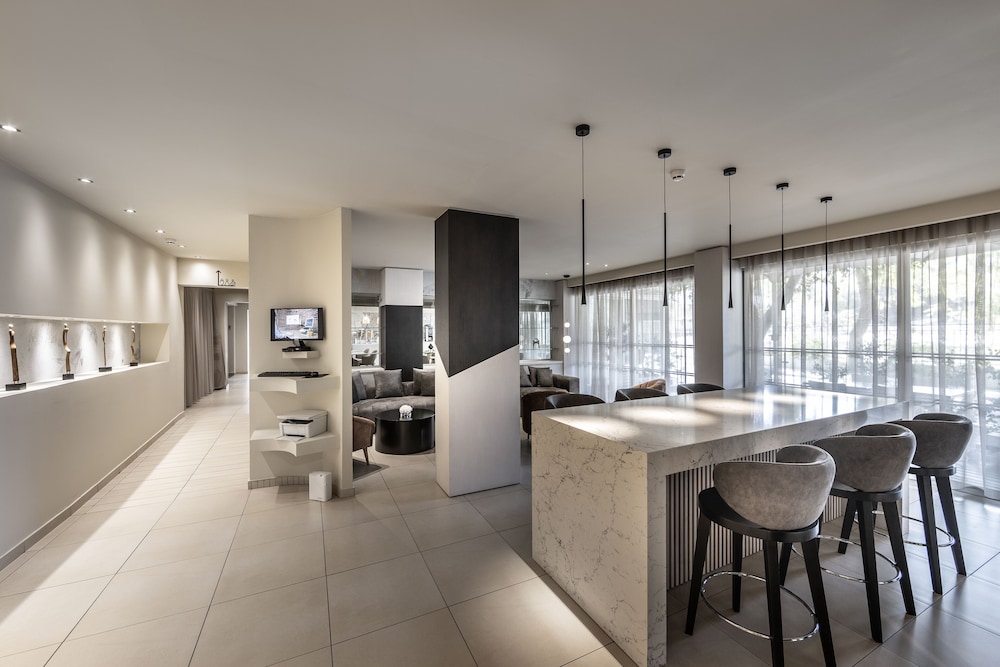 ALMOND BUSINESS SUITES 49/64