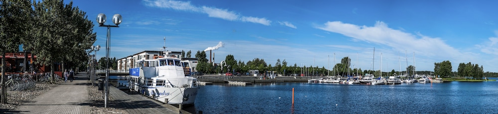 Radisson Blu Oulu 67/70