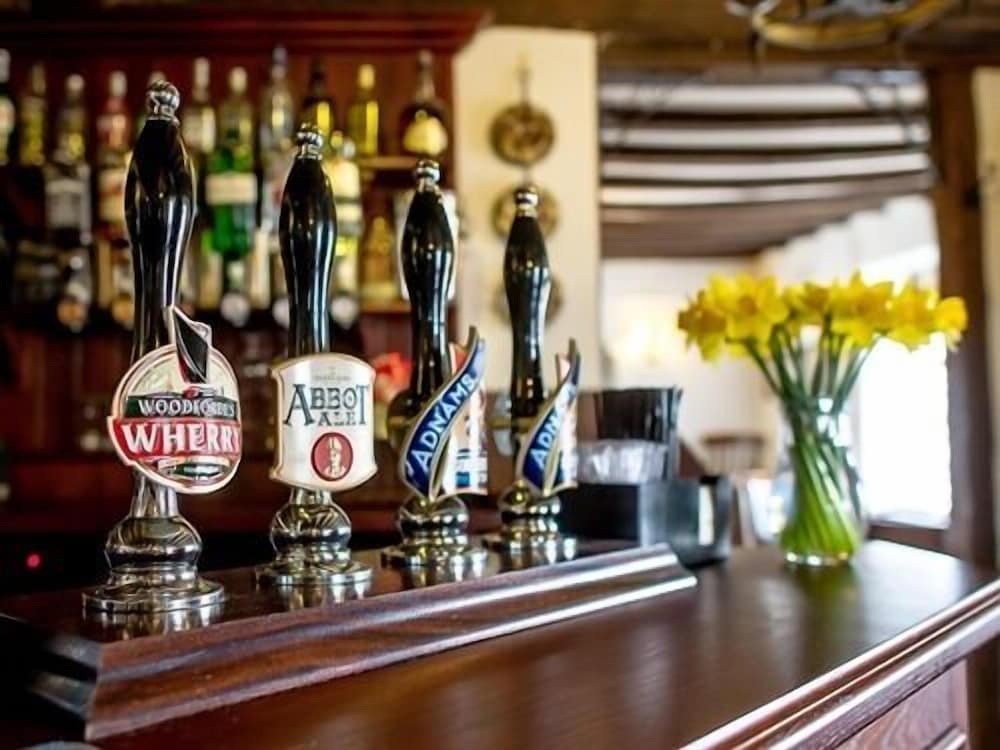The White Horse Inn 16/48