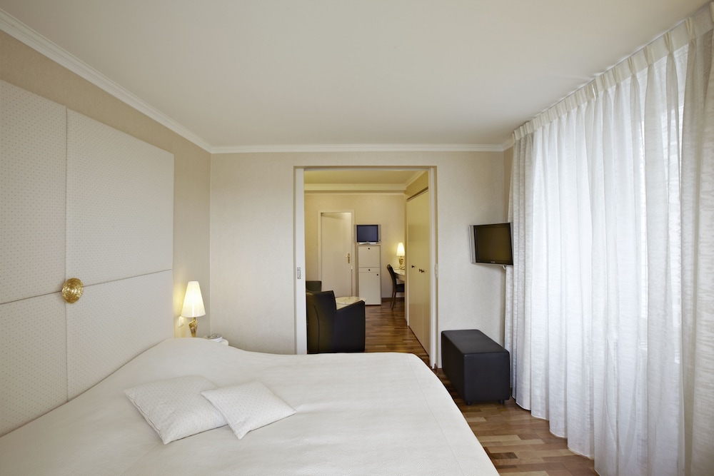 Hotel des Balances 3/29
