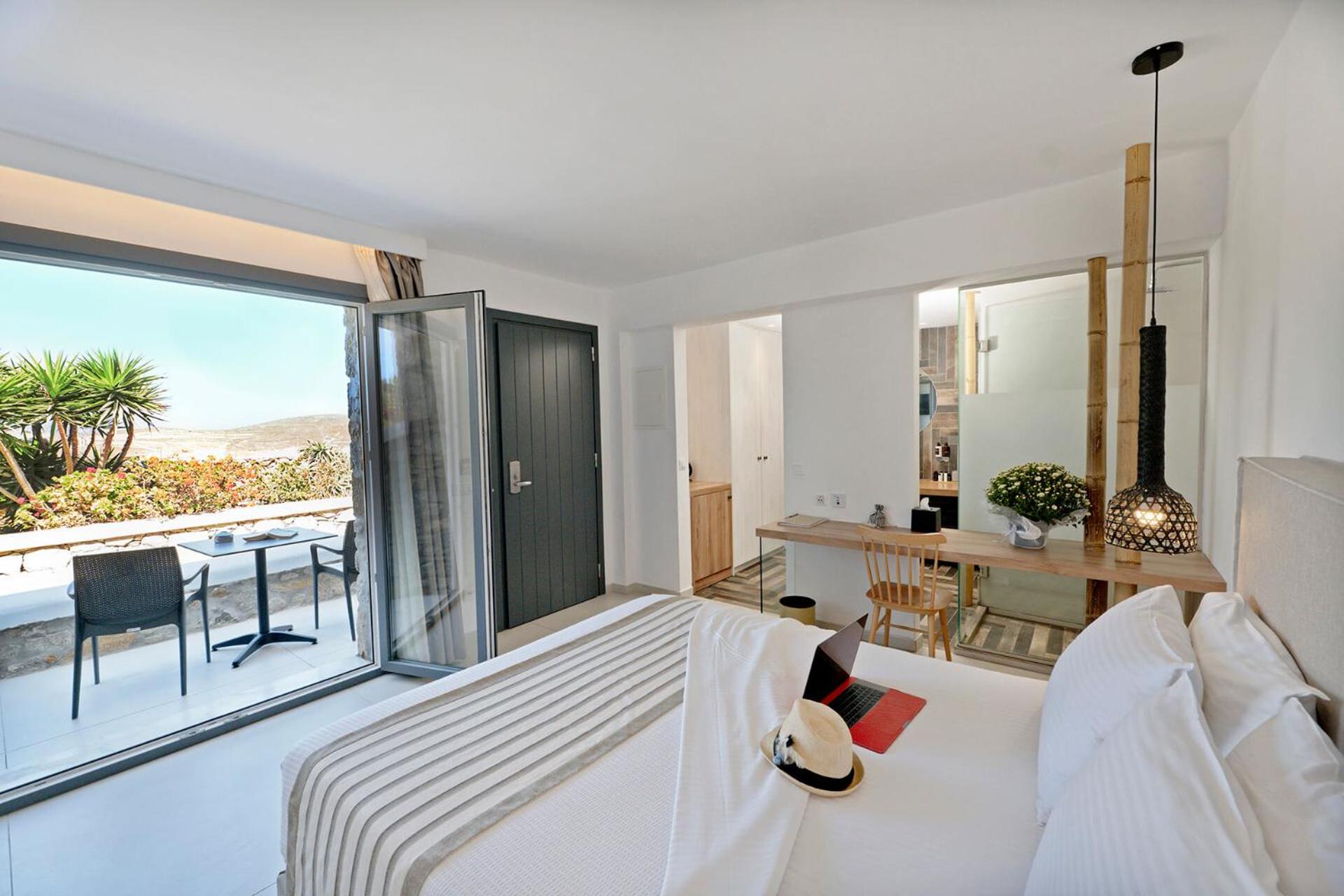 COZY, DOUBLE BED, GARDEN VIEW
