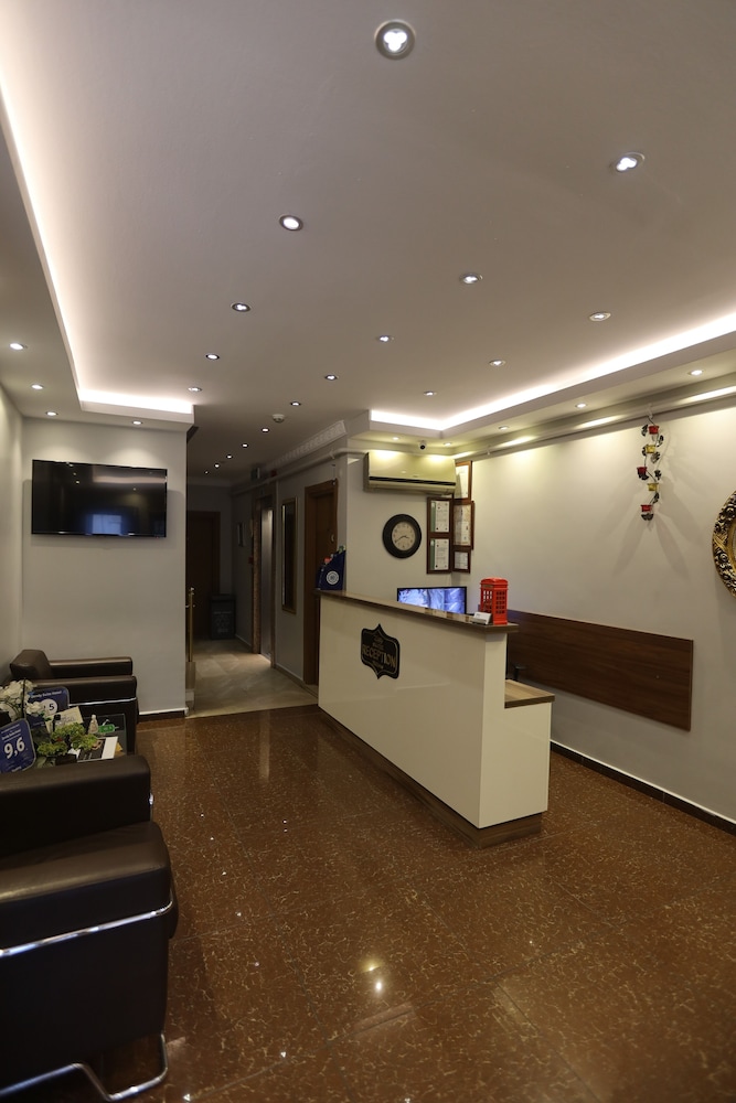 Zendy Suite Hotel 11/88