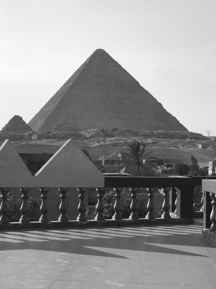 3 Pyramids View Inn photo1