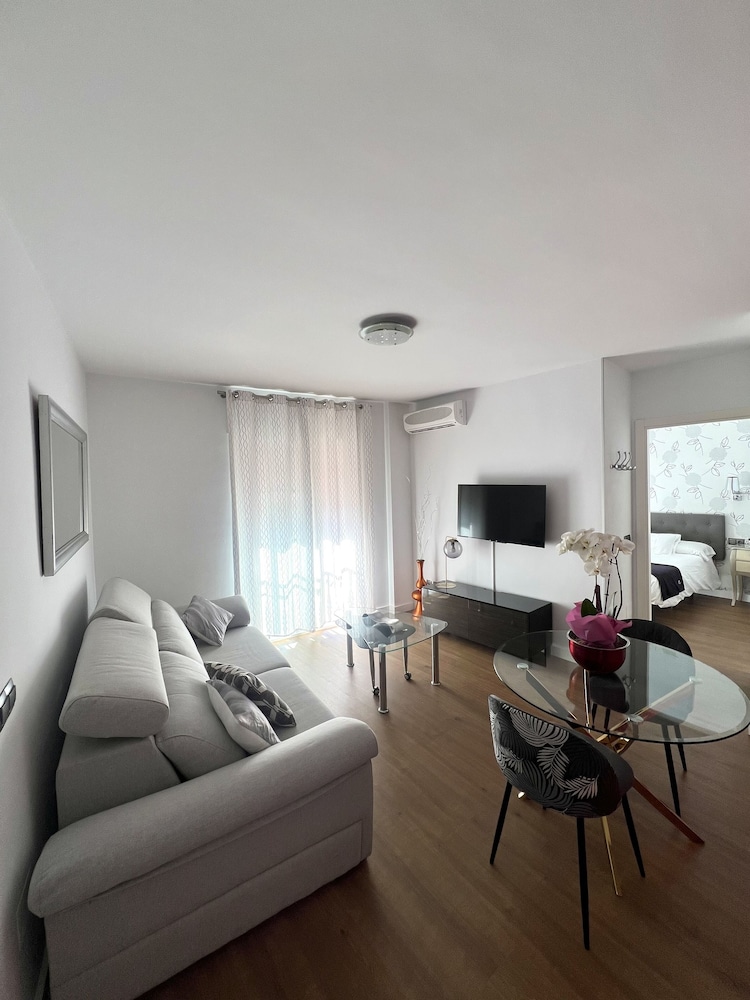 Hostal Abril 43/59