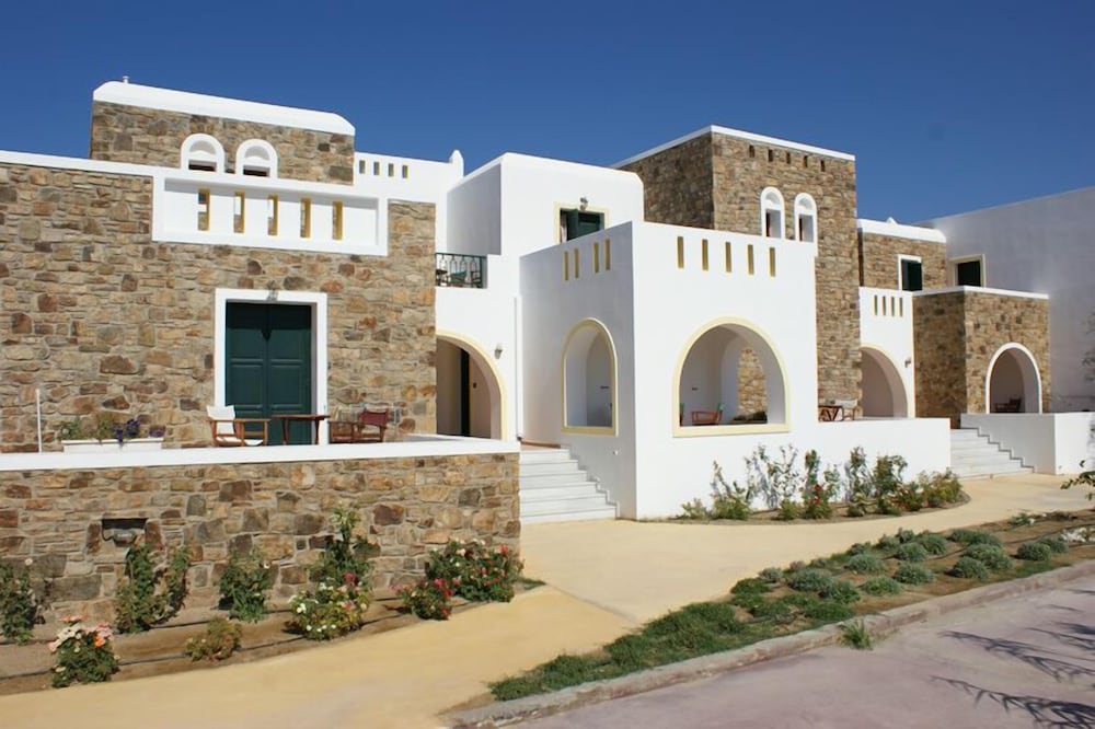 Plaka Hotel II 41/46