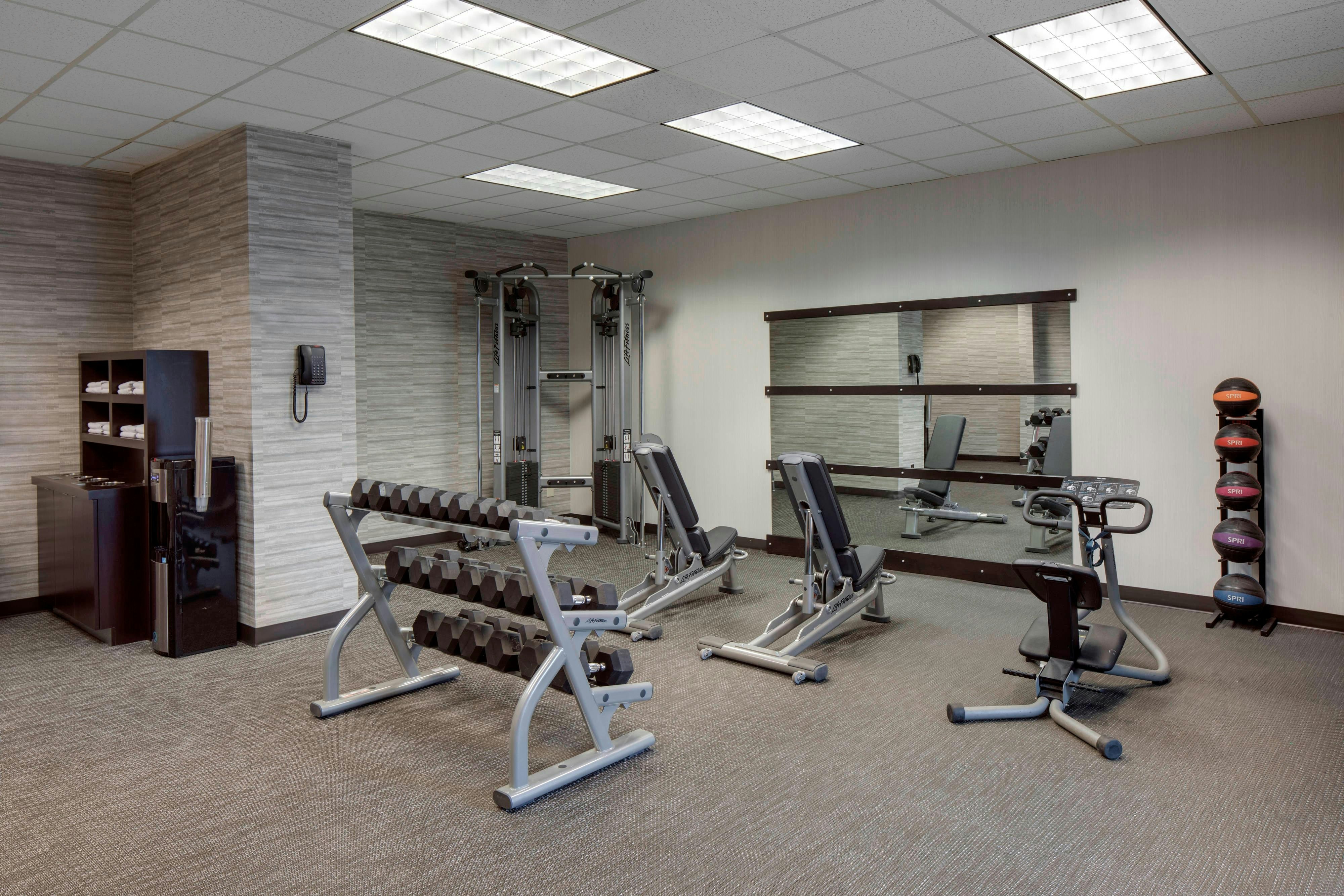 COURTYARD BY MARRIOTT LOGAN AIRPORT 25/49