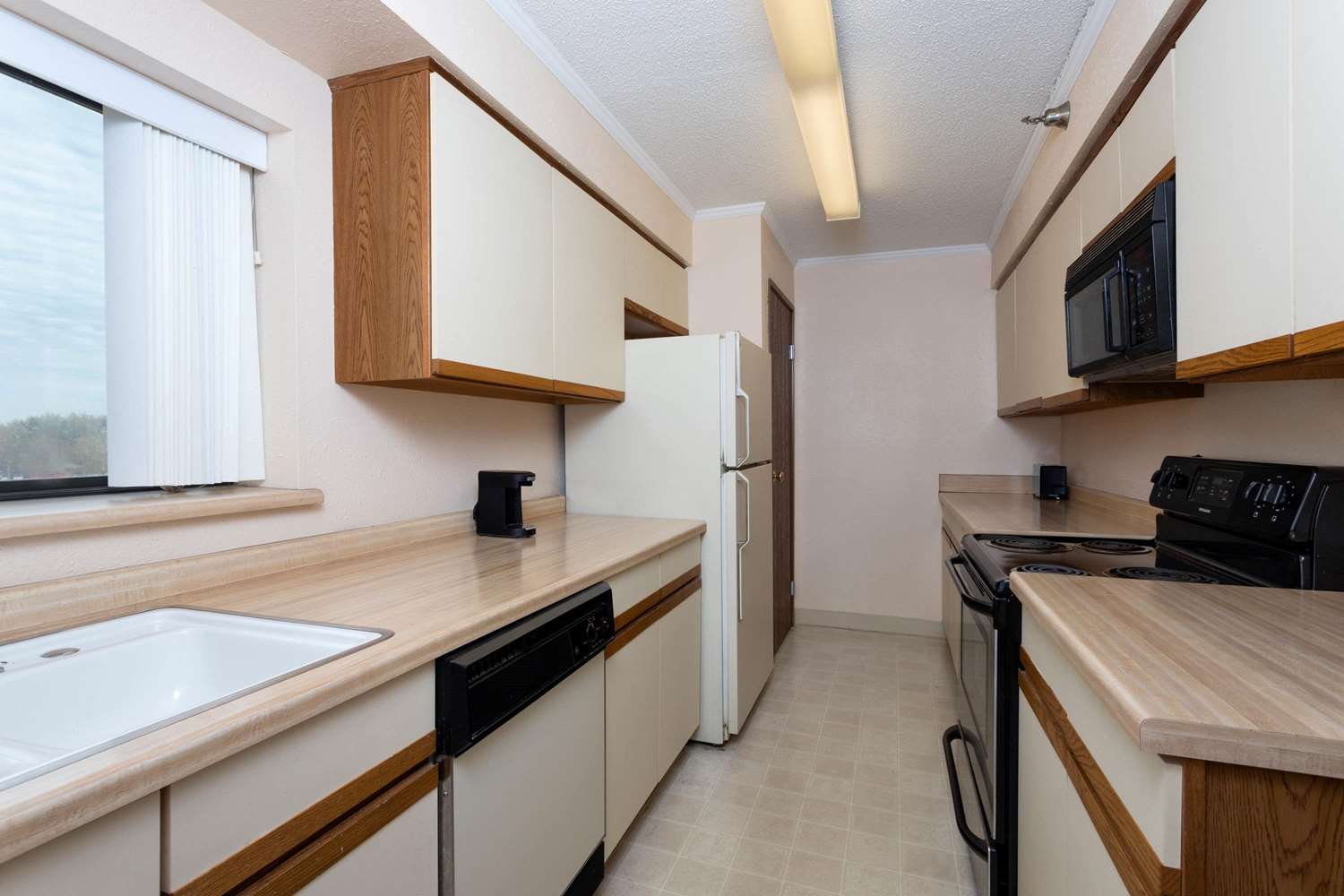 Norwood Inn & Suites by BlissPoint 11/38