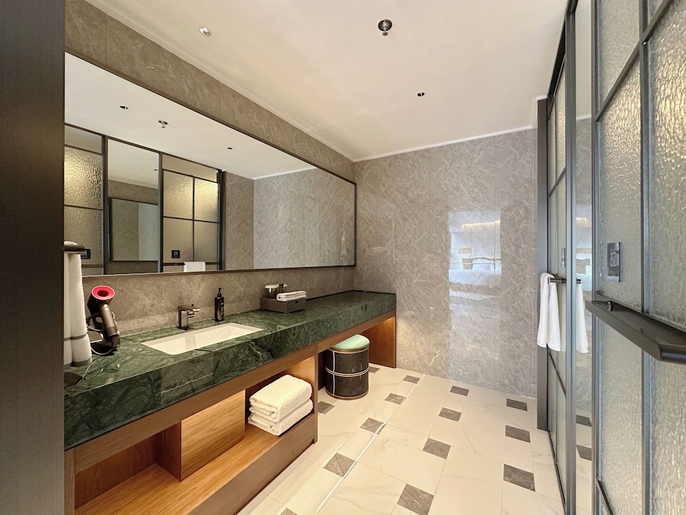 UrCove by Hyatt Shanghai on the Bund 35/59