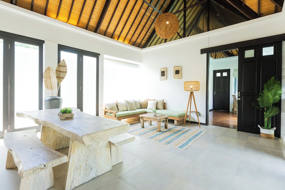 Artemis Villa And Hotel 24/46