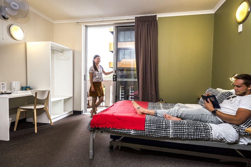 YHA Adelaide Central 8/31