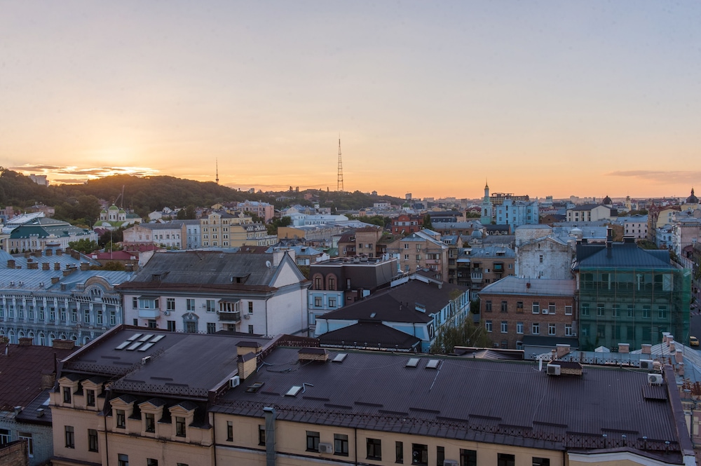 Fairmont Grand Hotel Kyiv 48/50