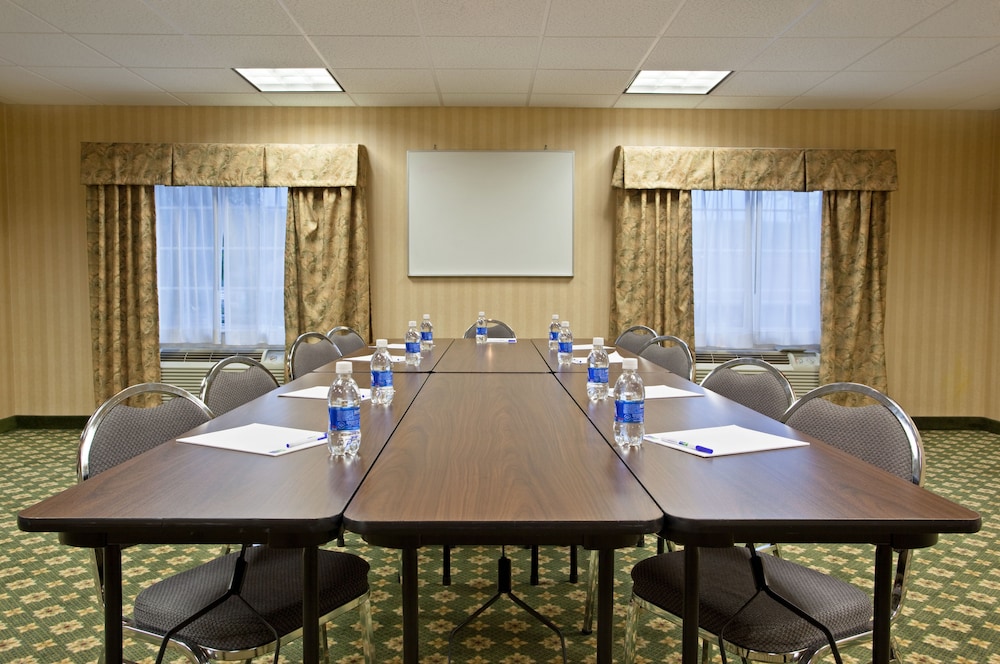 Holiday Inn Express Mount Pleasant Scottdale 44/44
