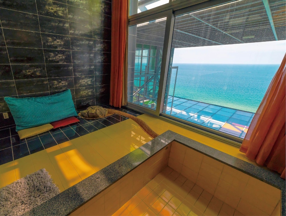 Haslla Art World Museum Hotel 26/64