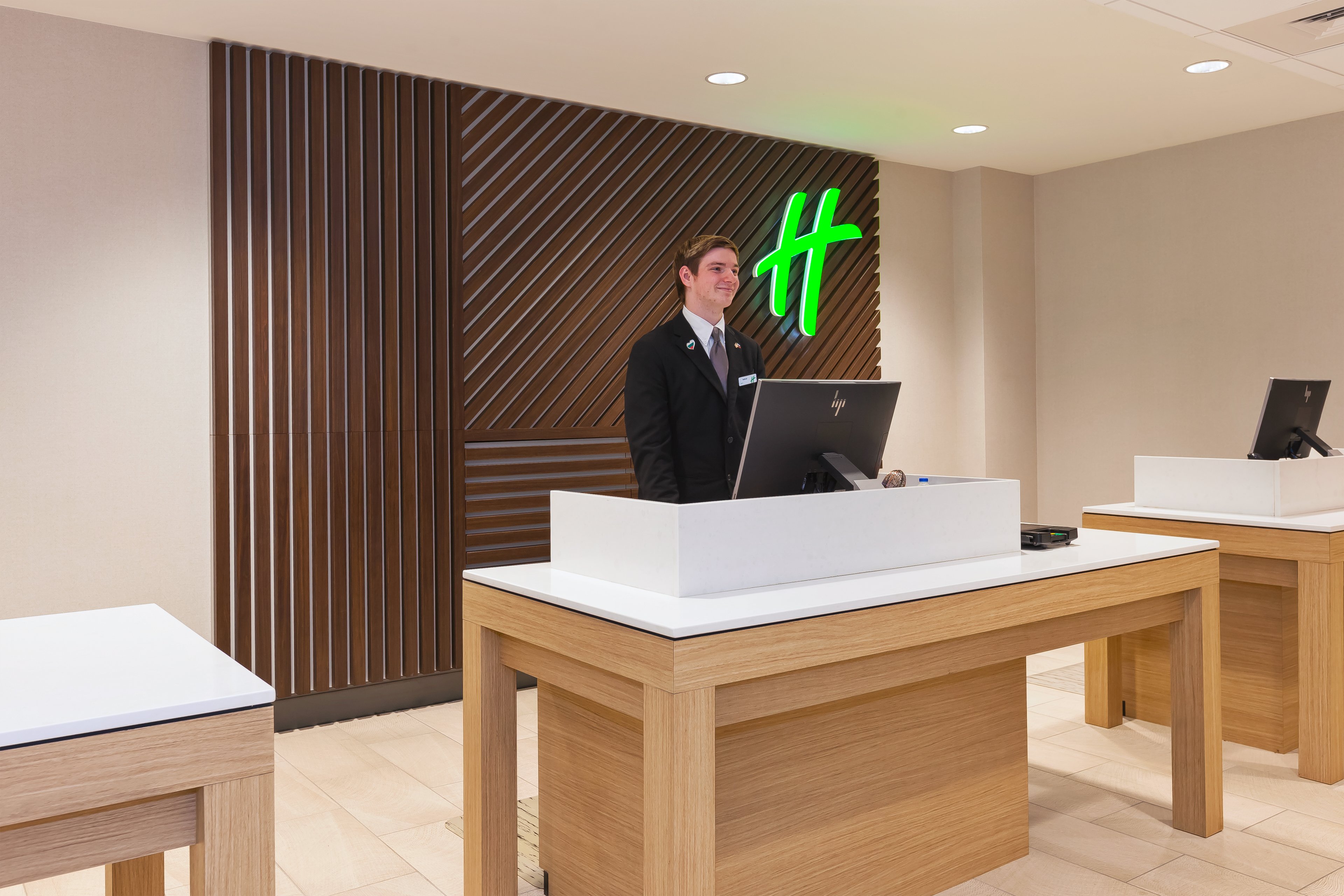 Holiday Inn Grand Rapids Downtown 8/50