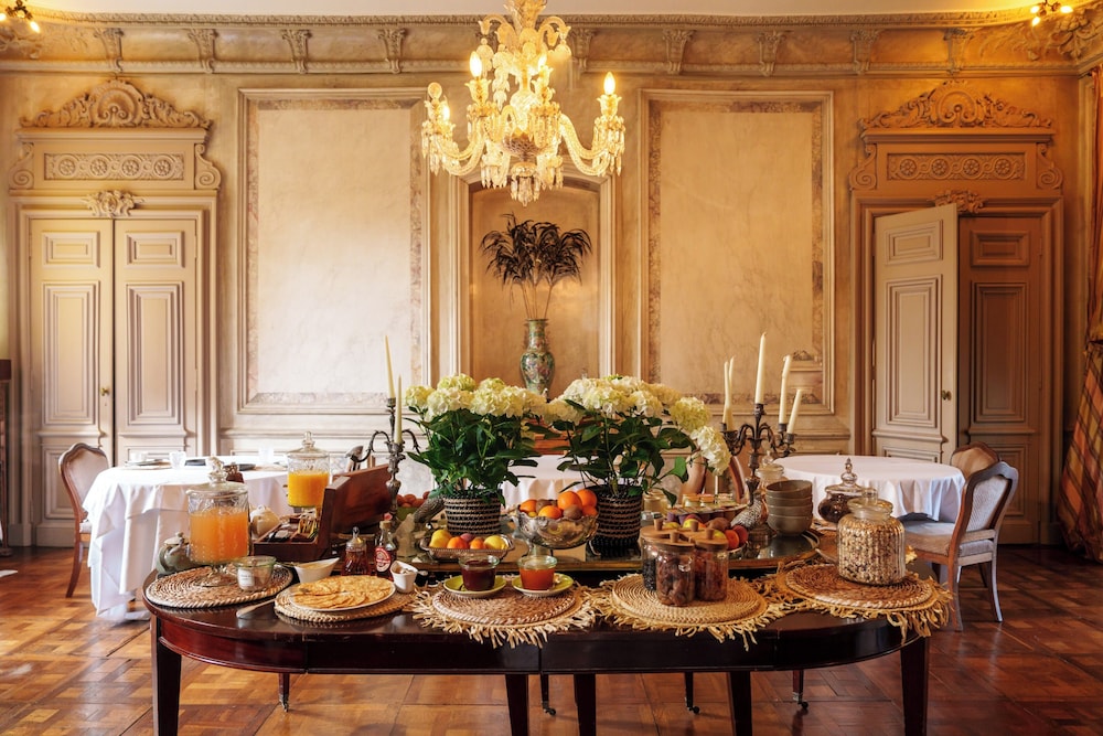 CHATEAU DE BRIOTTIERES 37/48