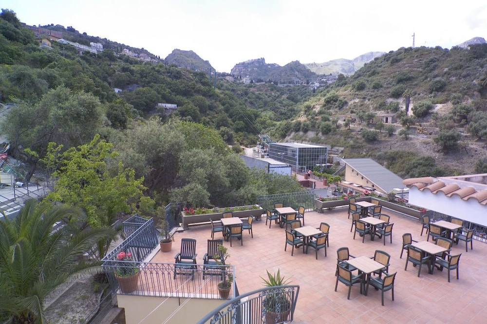 Villa Bianca Resort in TAORMINA