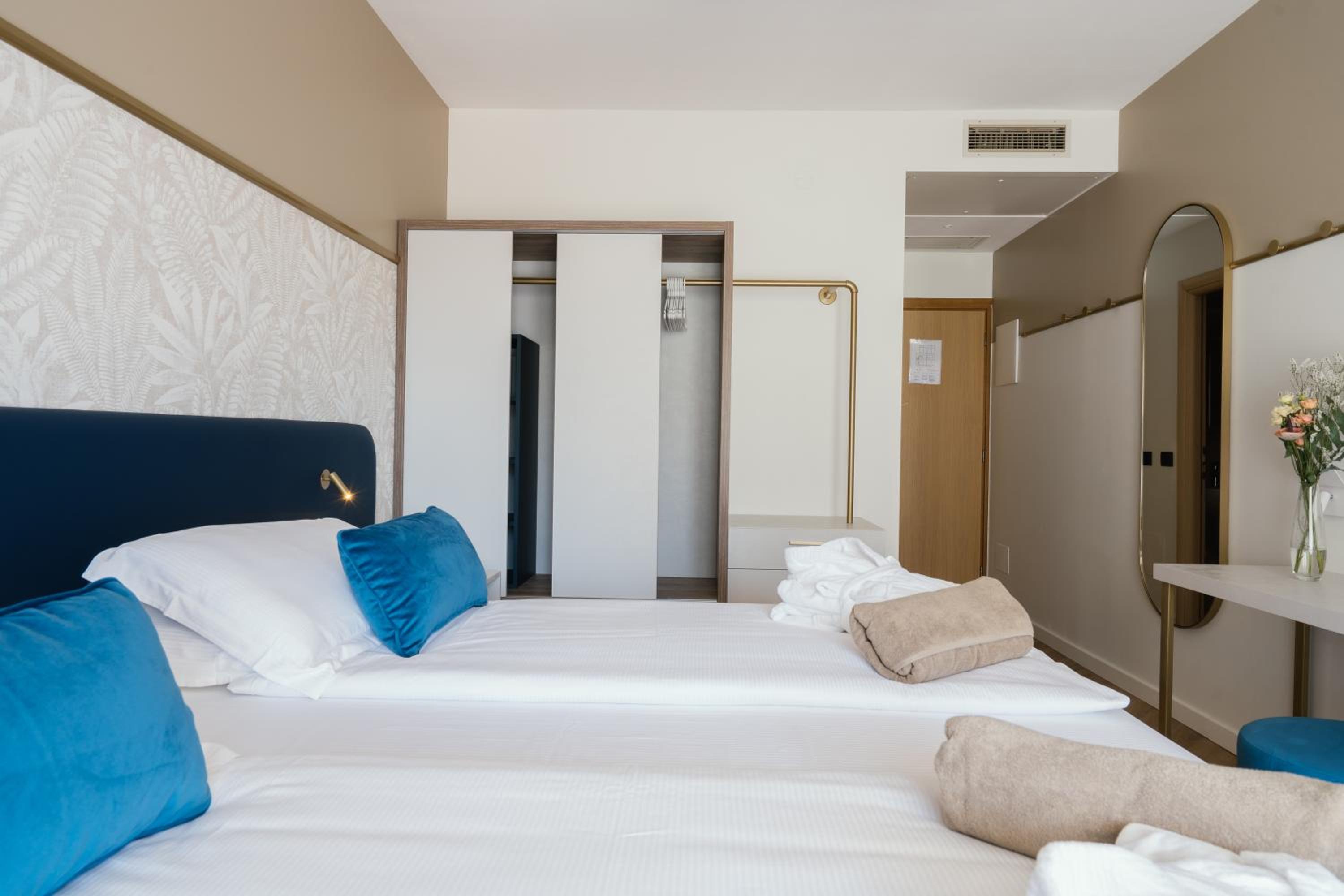 غرفة سوبيريور بسرير مزدوج بإطلالة على الحديقة، Hotel Du Lac 3/10