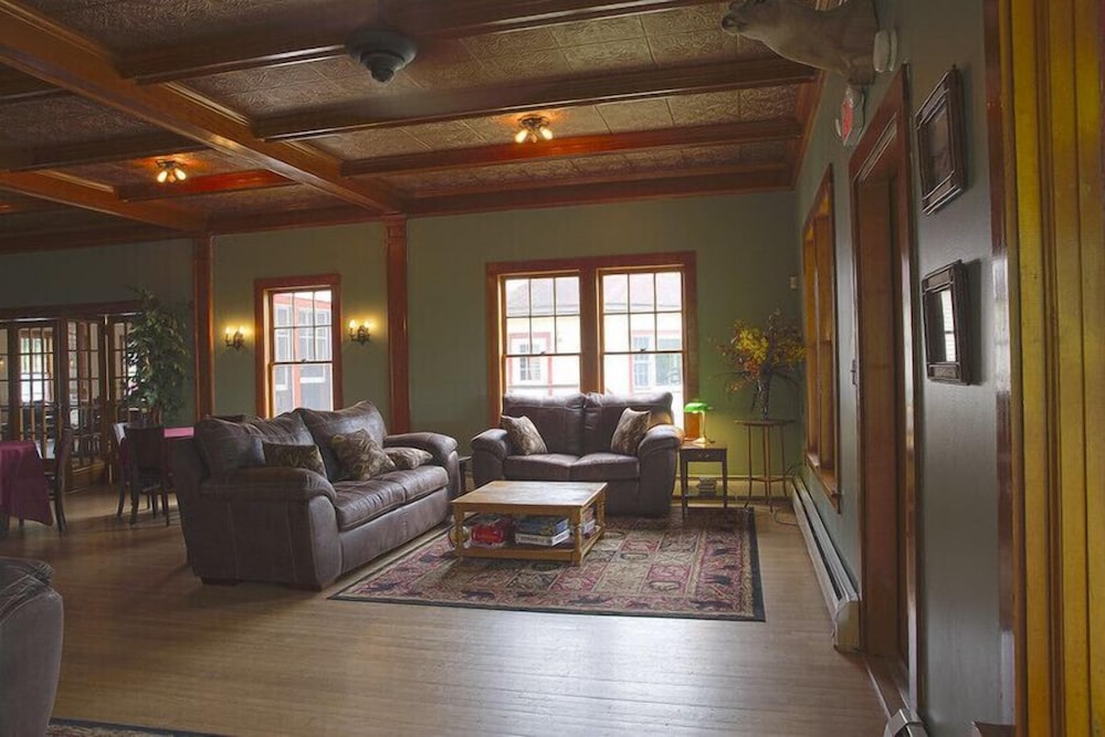 The Long View Lodge 25/50