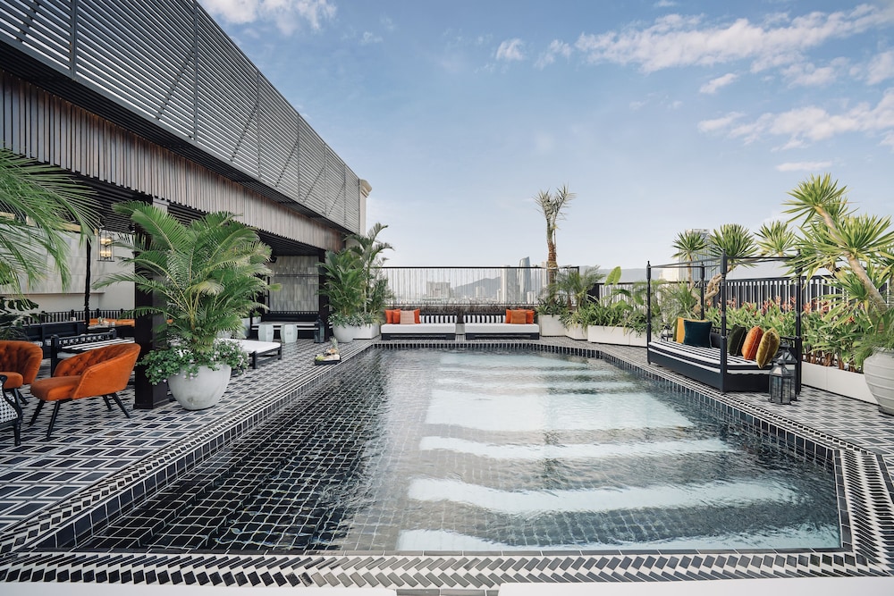 swimming pool spa