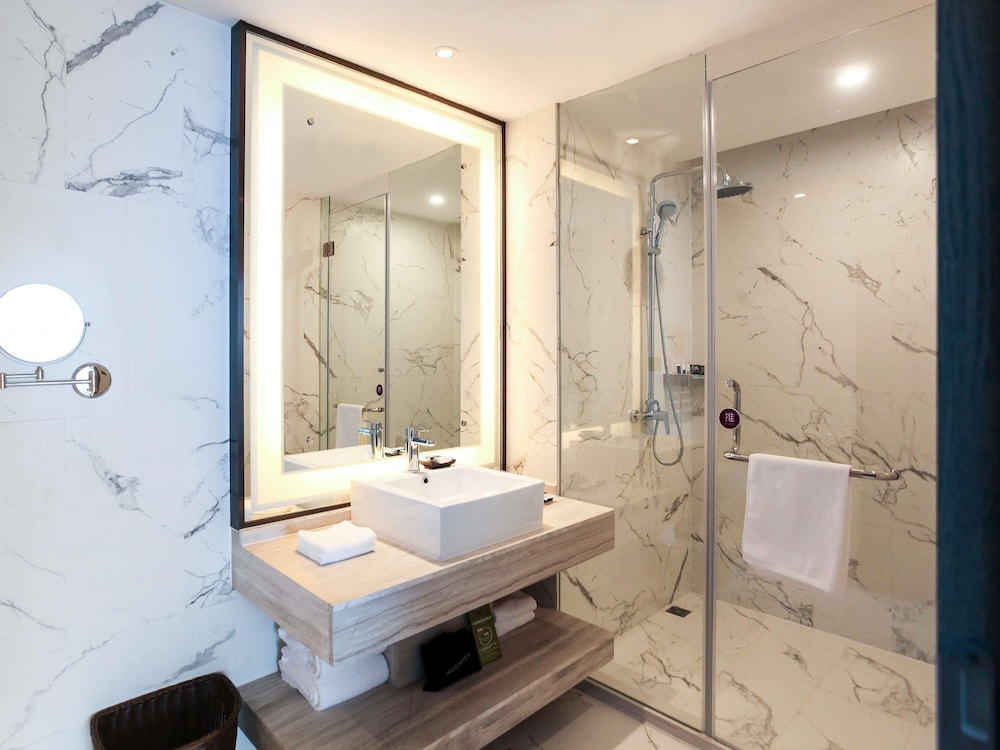 Mercure Shanghai Hongqiao South 93/96