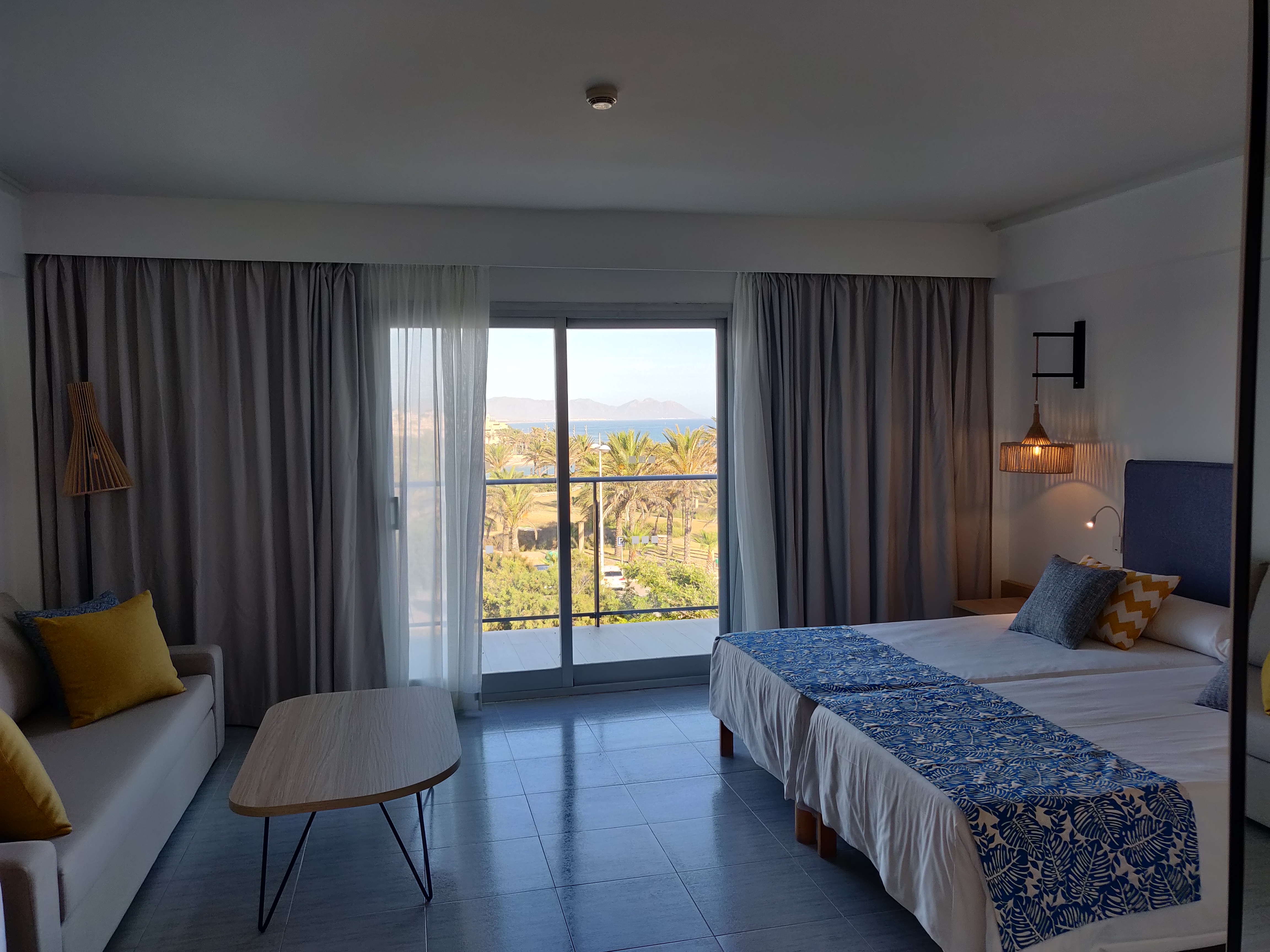 Superior room sea view 5PAX