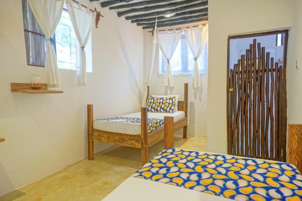 Indigo Beach Zanzibar 25/75
