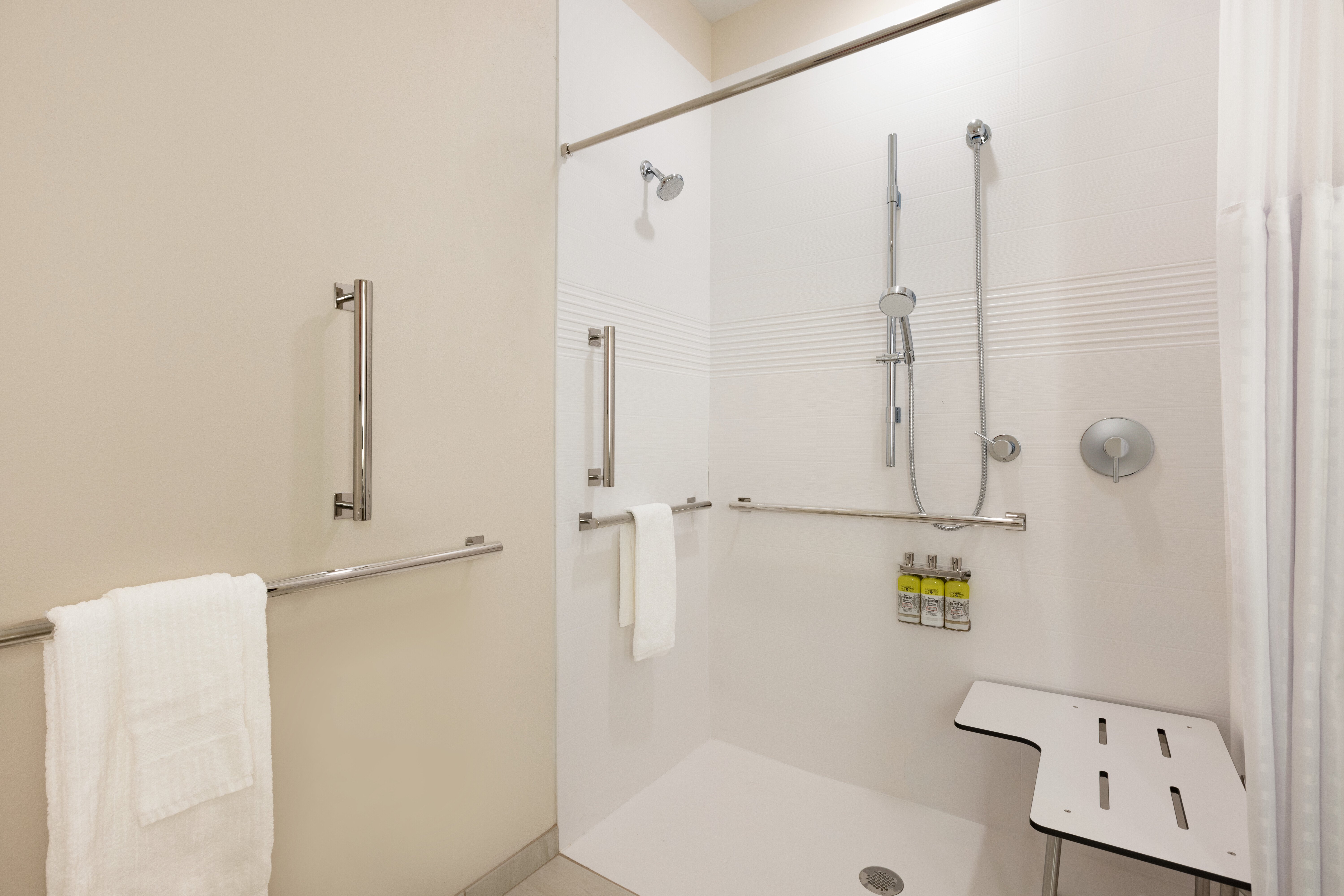 Studio, Suite, King Bed, Accessible