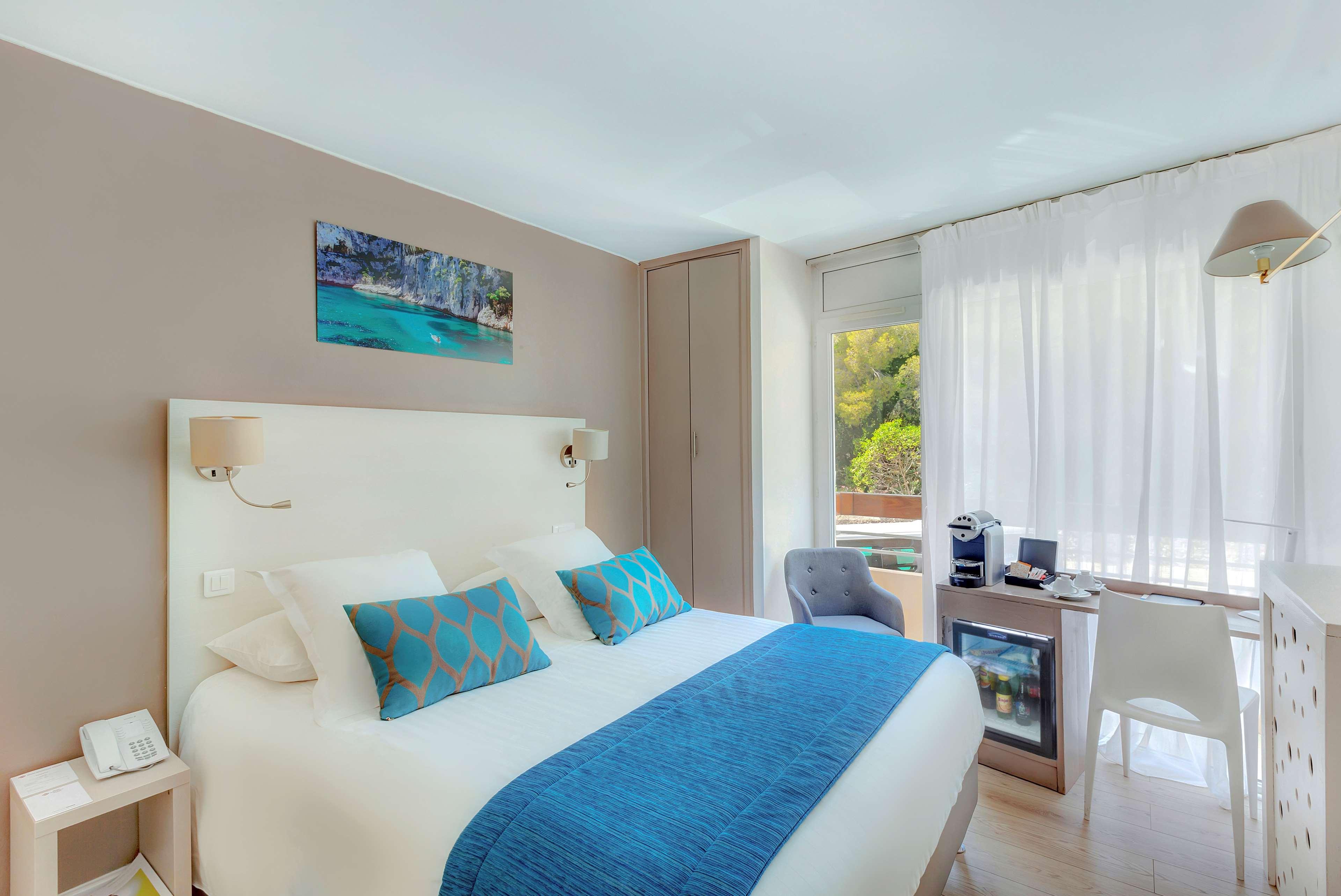 Comfort, Queen Bed, Best Western Plus La Rade 2/7