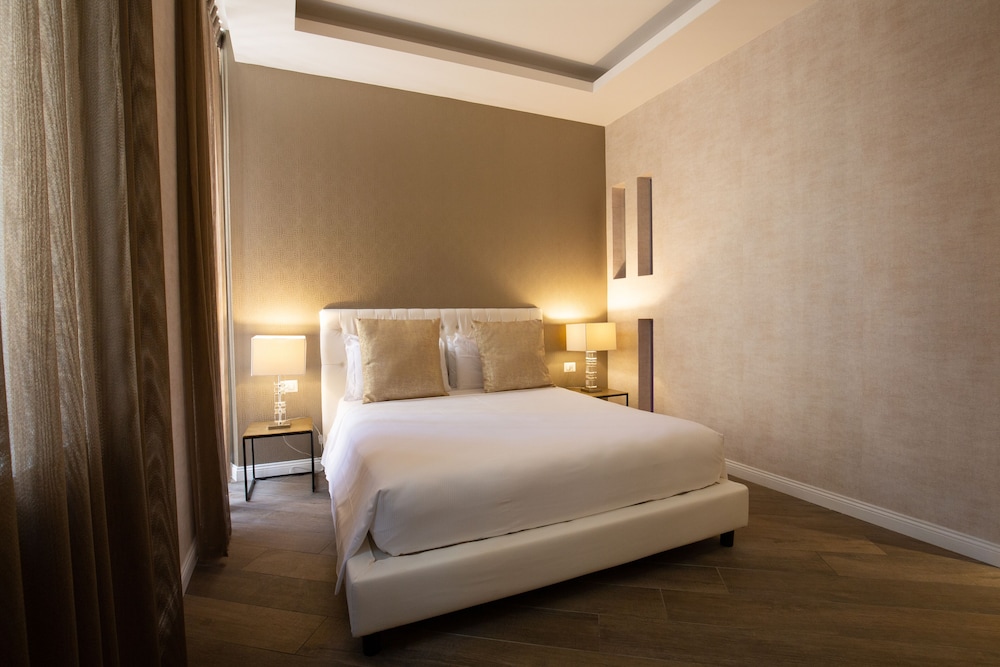Spagna Boutique Luxury Suites 8/68