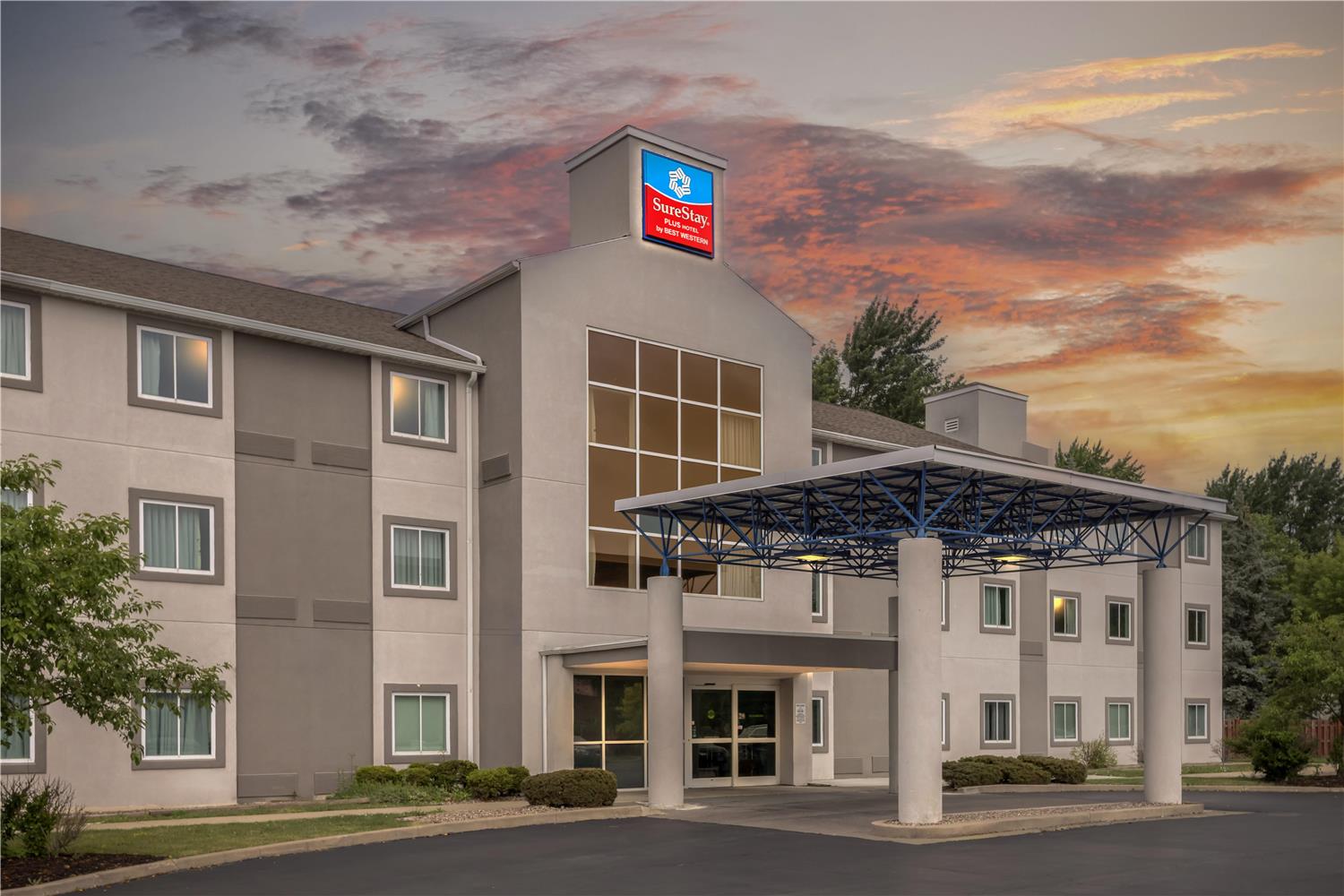 SureStay Plus Hotel by Best Western Niagara Falls East 1/17