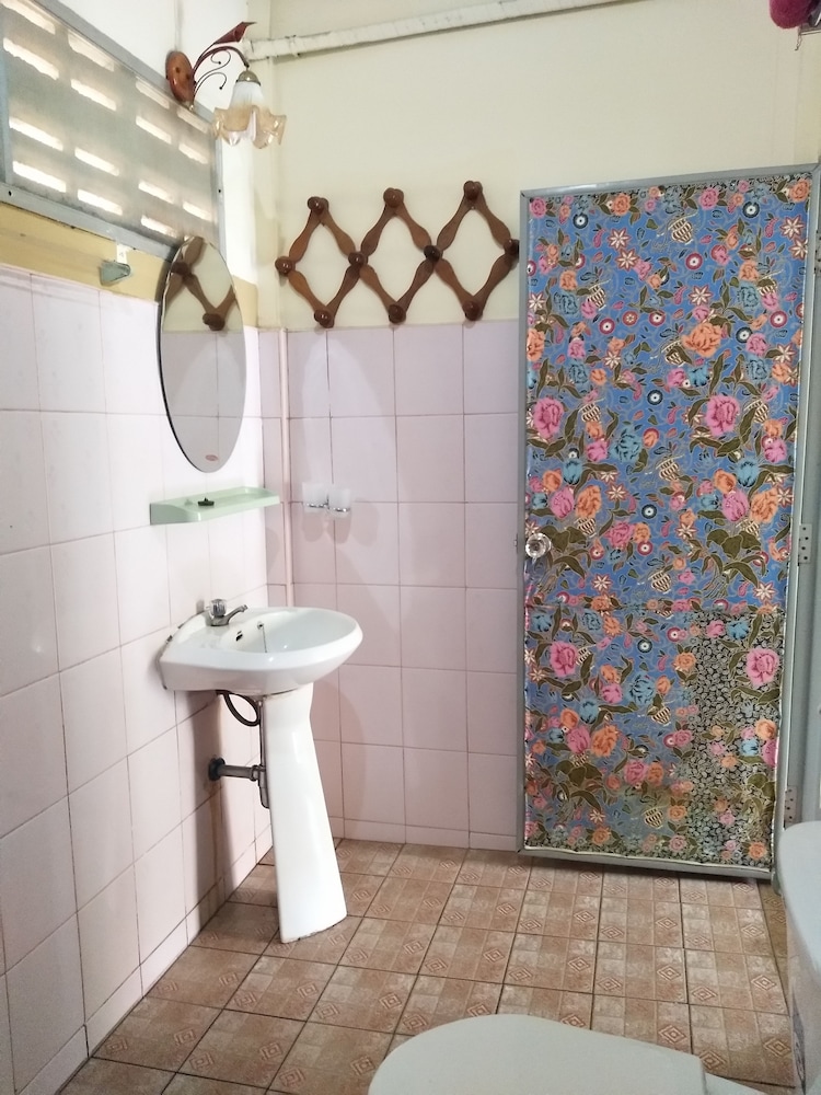 Casamarina Guest House 18/19