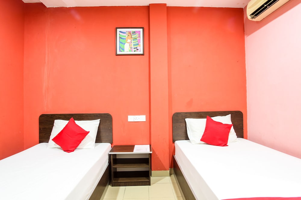 OYO 89539 Hotel Siswa 18/32