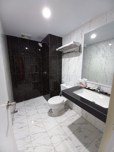 Grand Avira Hotel 8/11