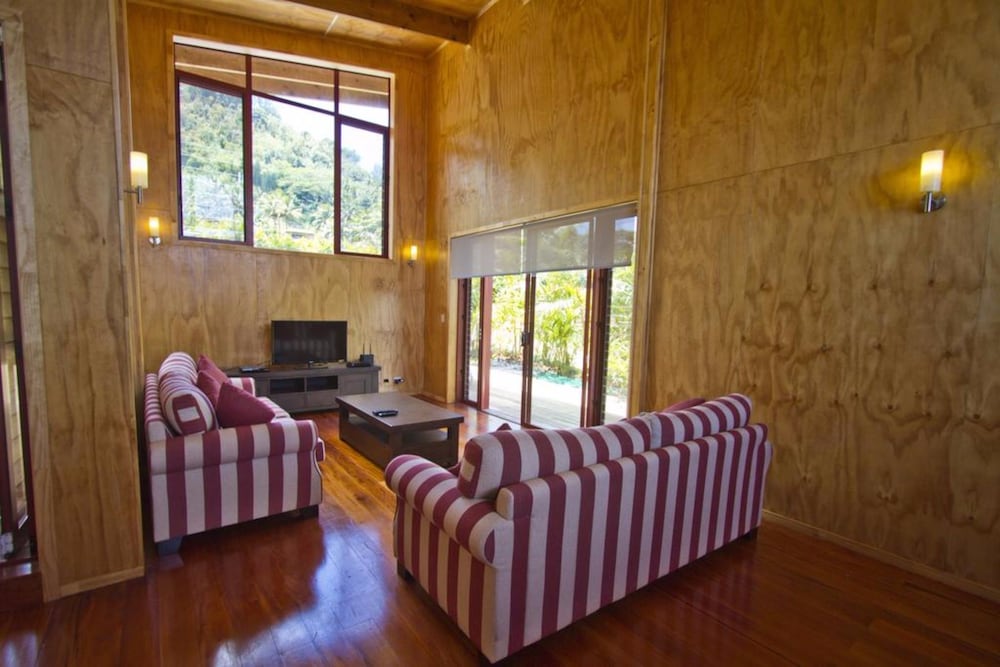 Paradise Holiday Homes Rarotonga 13/19