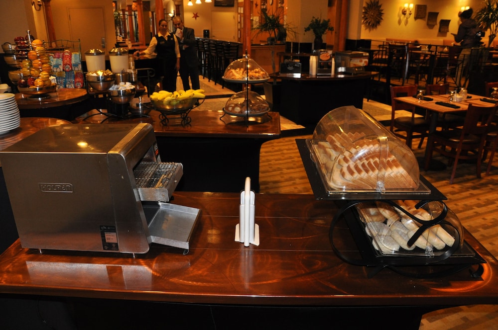 Best Western Plus Hotel & Conference Center 31/46
