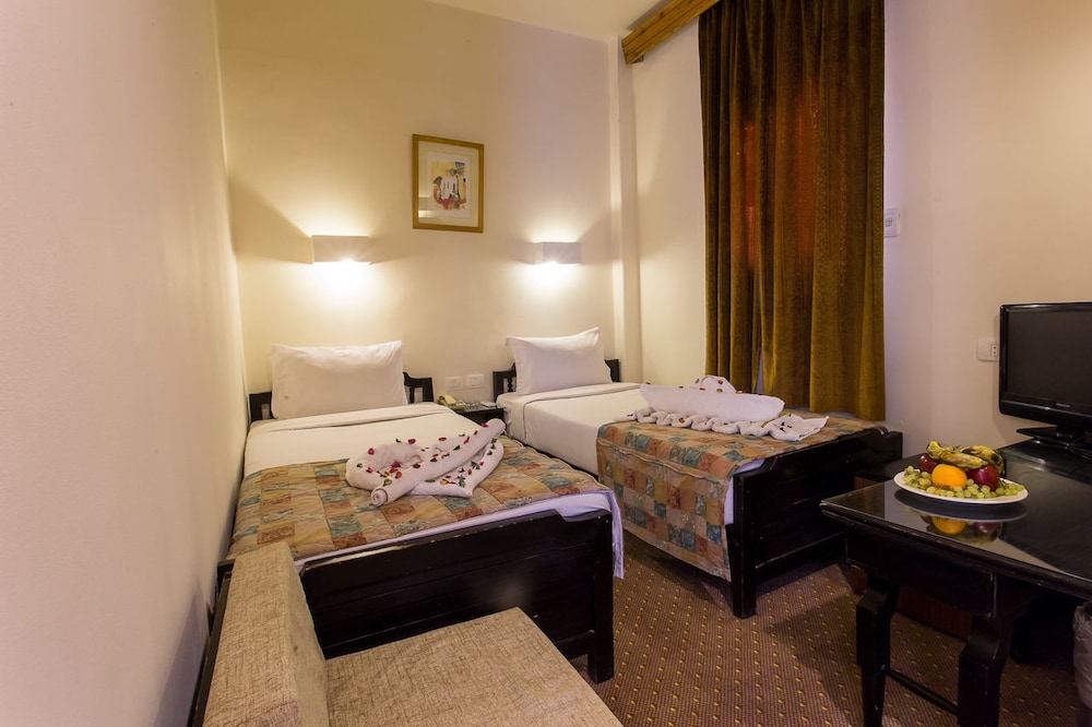 Hapi Hotel 36/68