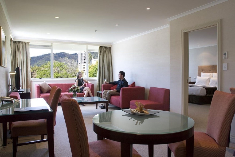 Rutherford Hotel Nelson 55/64