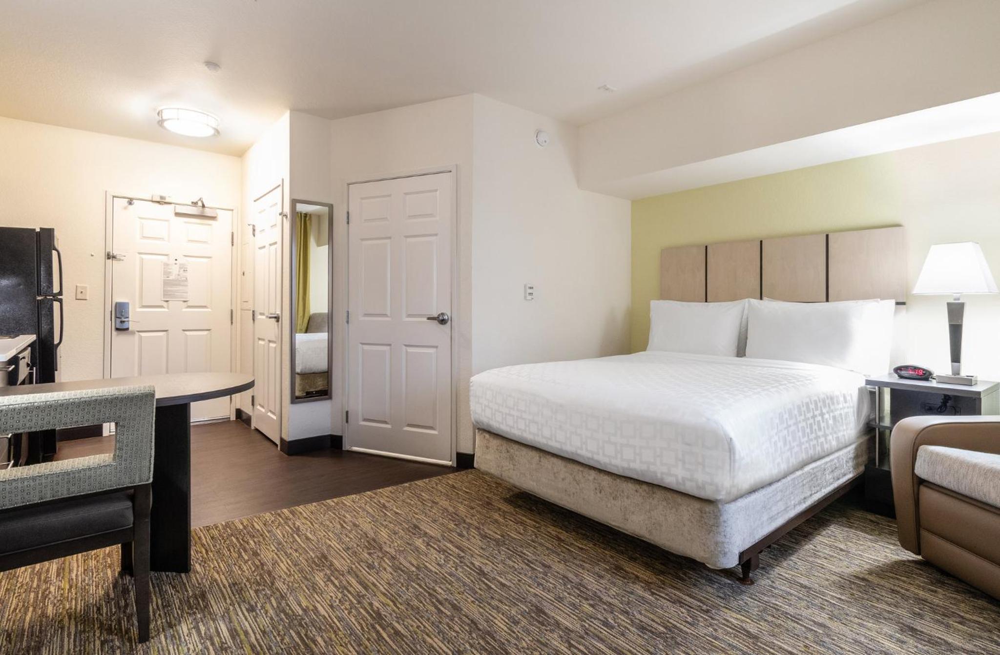 Studio, Suite, King Bed, Bathtub, Accessible, Candlewood Suites 2/3
