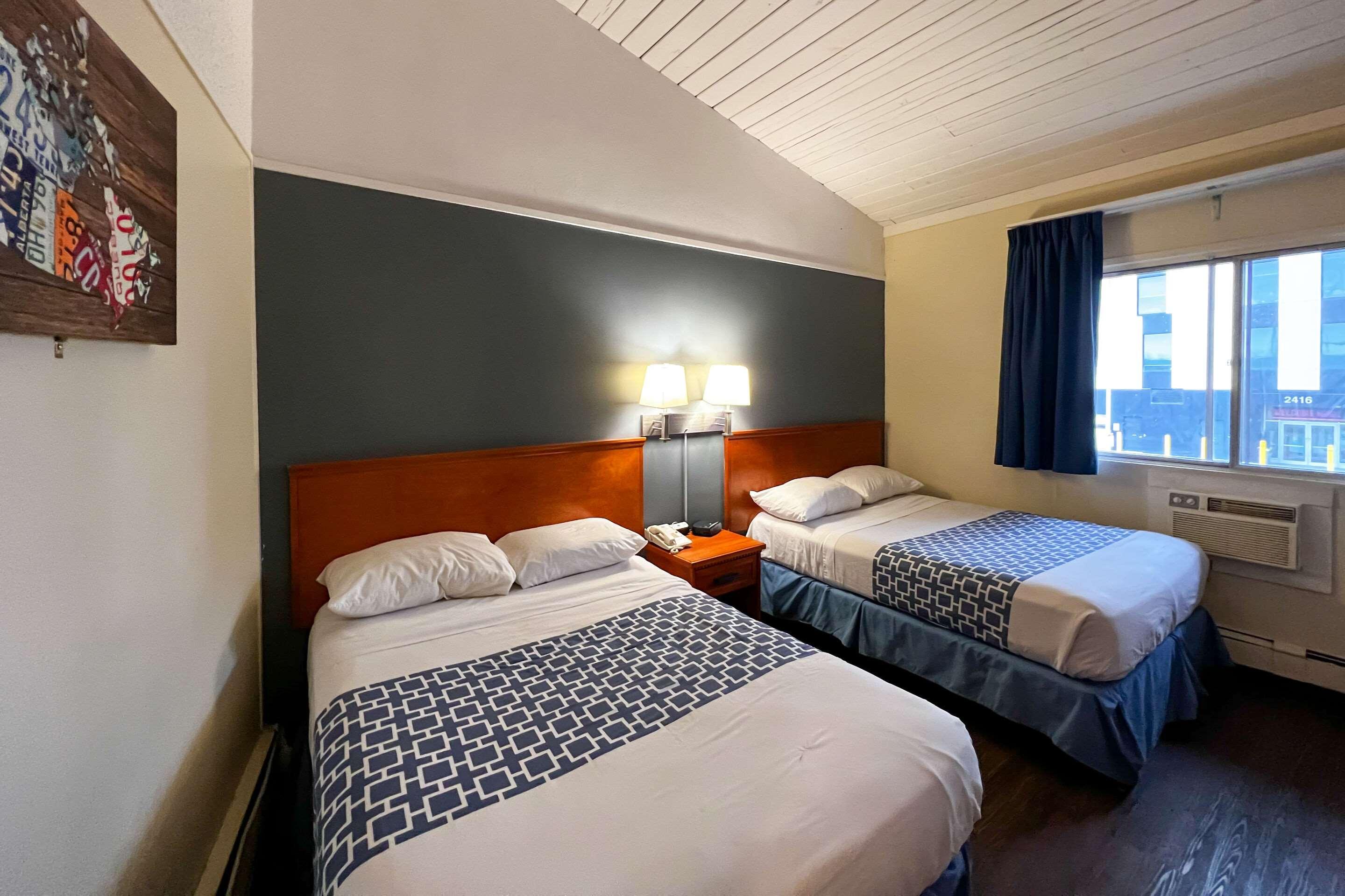 UPGRADE, EFFICIENCY, 2 QUEEN BEDS