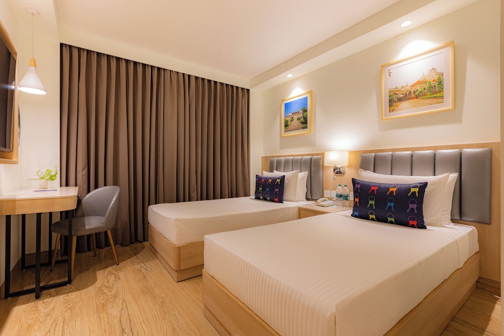 EXECUTIVE, TWIN BEDS