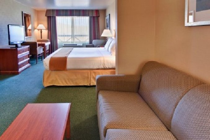 Holiday Inn Express Hotel & Suites Tehachapi Hwy 58/Mill St 13/29