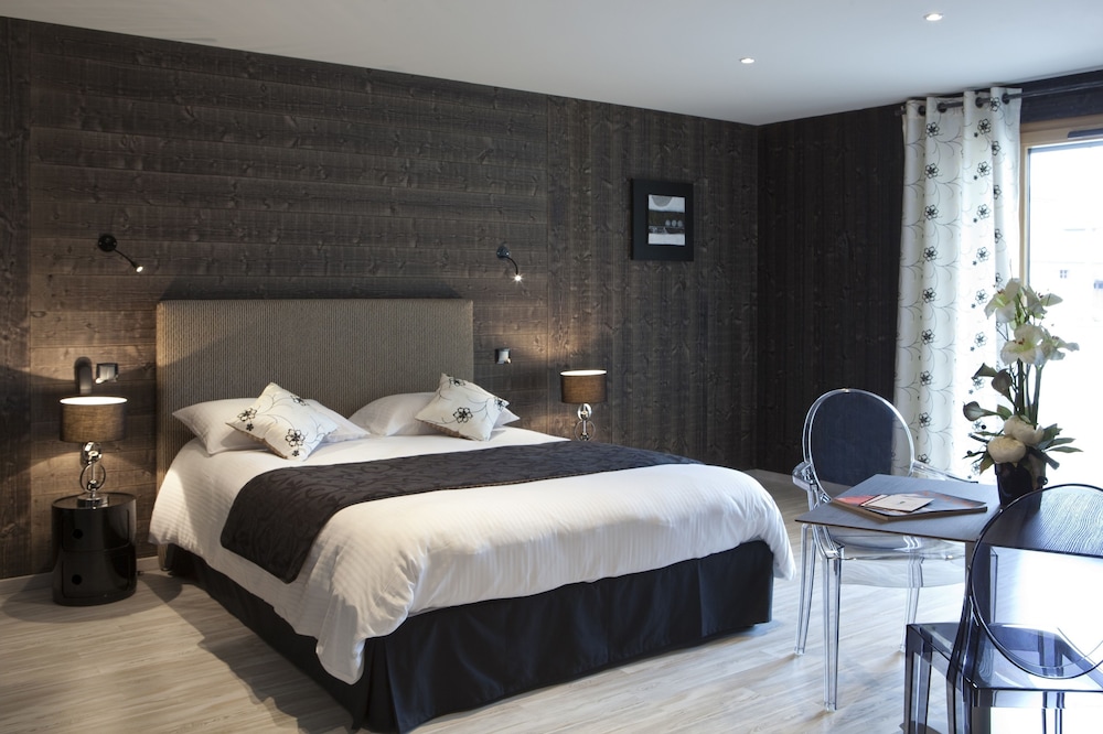 HOTEL BLANC 3/56